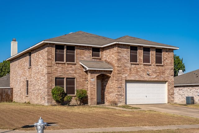 1200 McMillan Drive, Cedar Hill, TX 75104