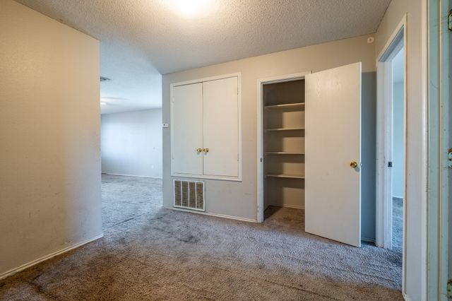 1200 McMillan Drive, Cedar Hill, TX 75104