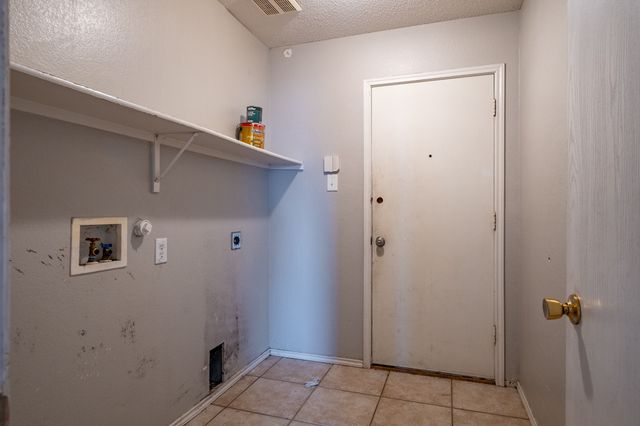 1200 McMillan Drive, Cedar Hill, TX 75104