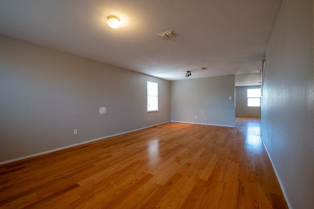 1200 McMillan Drive, Cedar Hill, TX 75104