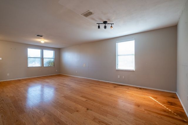 1200 McMillan Drive, Cedar Hill, TX 75104