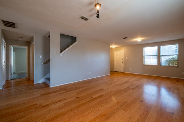 1200 McMillan Drive, Cedar Hill, TX 75104