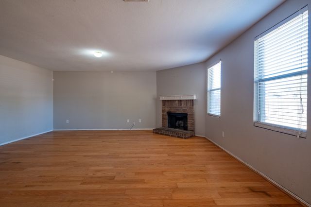 1200 McMillan Drive, Cedar Hill, TX 75104