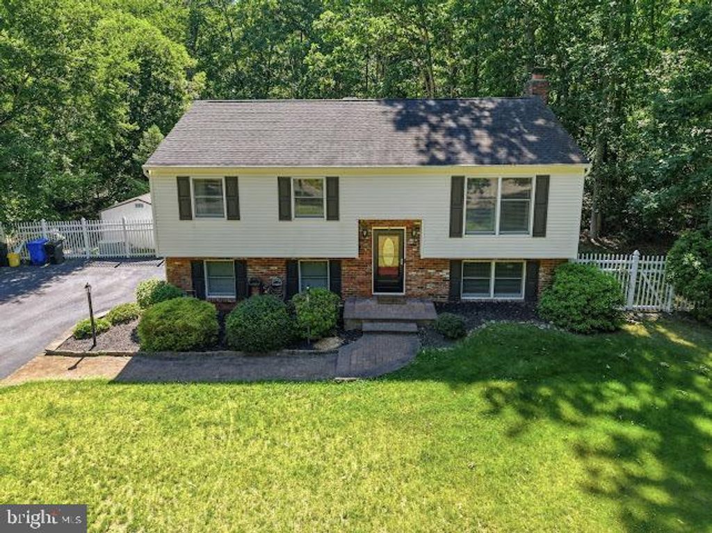 26 WHEATSHEAF RD, Shamong, NJ 08088