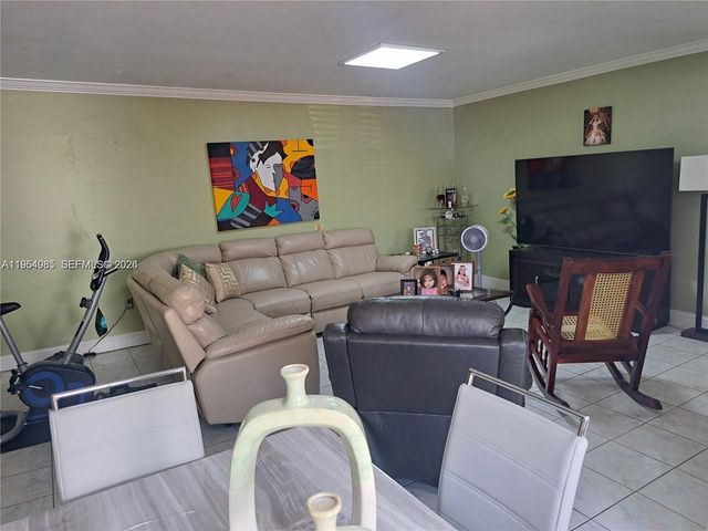 11930 NE 19th Dr 2, North Miami, FL 33181