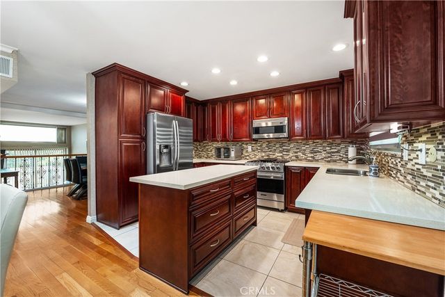 6201 Shoup 75, Woodland Hills, CA 91367