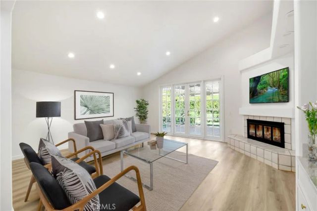 4346 Park Paloma, Calabasas, CA 91302
