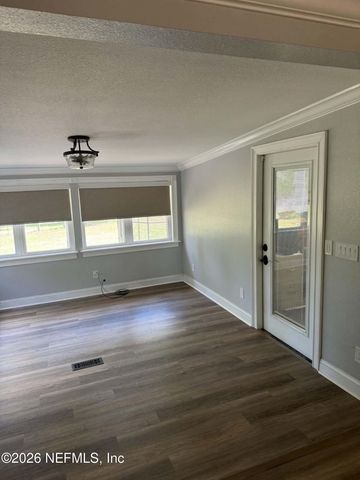 126 E EAST END Road, San Mateo, FL 32187