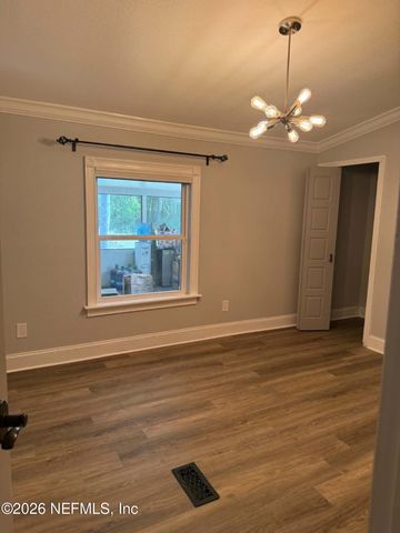 126 E EAST END Road, San Mateo, FL 32187