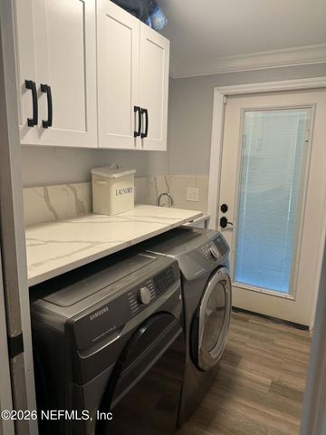 126 E EAST END Road, San Mateo, FL 32187
