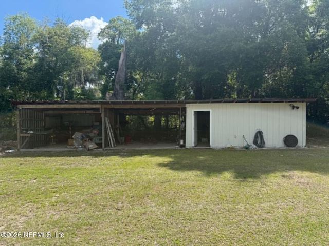 126 E EAST END Road, San Mateo, FL 32187