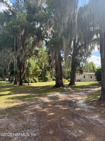 126 E EAST END Road, San Mateo, FL 32187