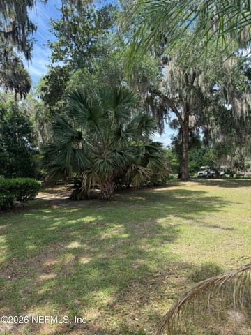 126 E EAST END Road, San Mateo, FL 32187