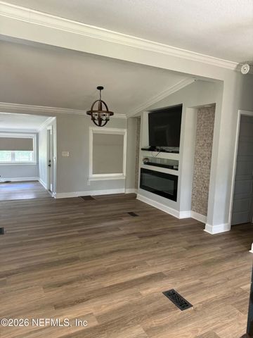 126 E EAST END Road, San Mateo, FL 32187