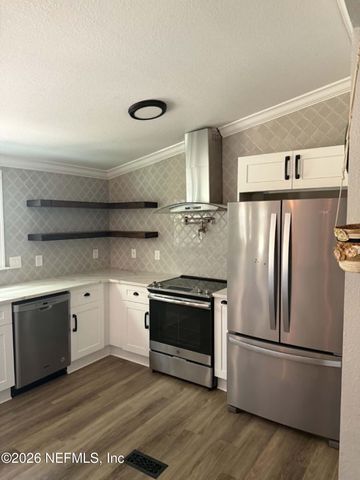 126 E EAST END Road, San Mateo, FL 32187