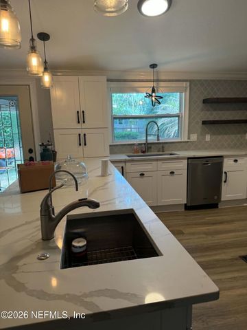 126 E EAST END Road, San Mateo, FL 32187