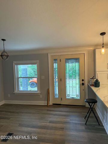 126 E EAST END Road, San Mateo, FL 32187