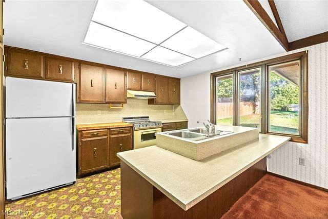 6151 Chermont Street NW, Canton, OH 44718