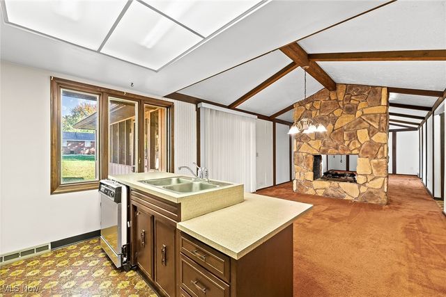 6151 Chermont Street NW, Canton, OH 44718