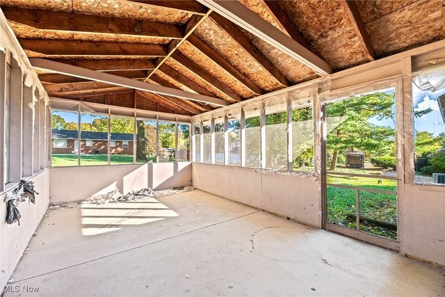 6151 Chermont Street NW, Canton, OH 44718