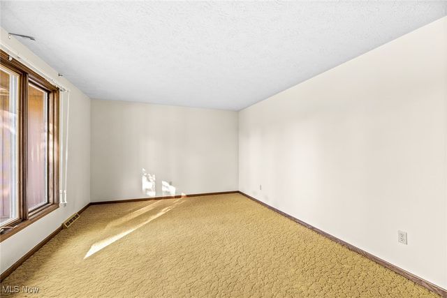 6151 Chermont Street NW, Canton, OH 44718