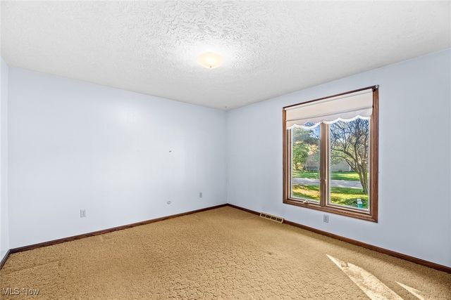 6151 Chermont Street NW, Canton, OH 44718