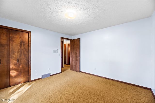 6151 Chermont Street NW, Canton, OH 44718