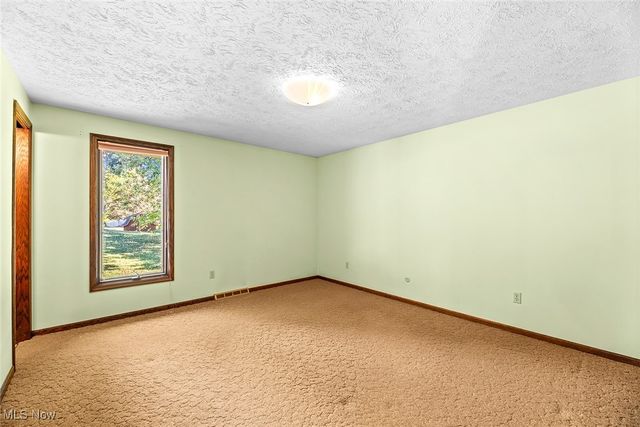 6151 Chermont Street NW, Canton, OH 44718