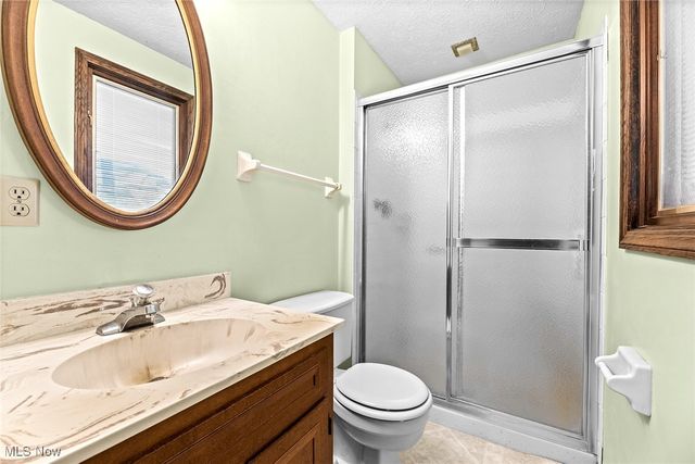 6151 Chermont Street NW, Canton, OH 44718