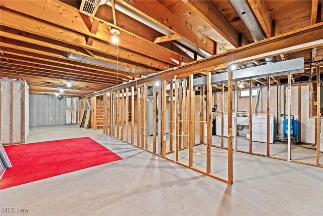 6151 Chermont Street NW, Canton, OH 44718