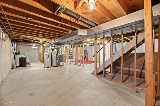 6151 Chermont Street NW, Canton, OH 44718