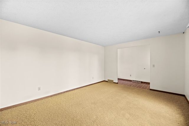 6151 Chermont Street NW, Canton, OH 44718