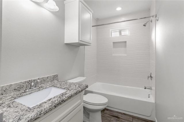 1413 Alta Vista Avenue 4, Weslaco, TX 78596