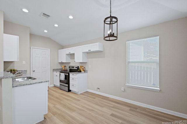 611 Whiting, San Antonio, TX 78210