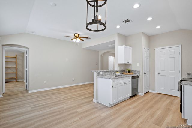 611 Whiting, San Antonio, TX 78210