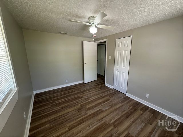 815 E Waldburg Street, Savannah, GA 31401