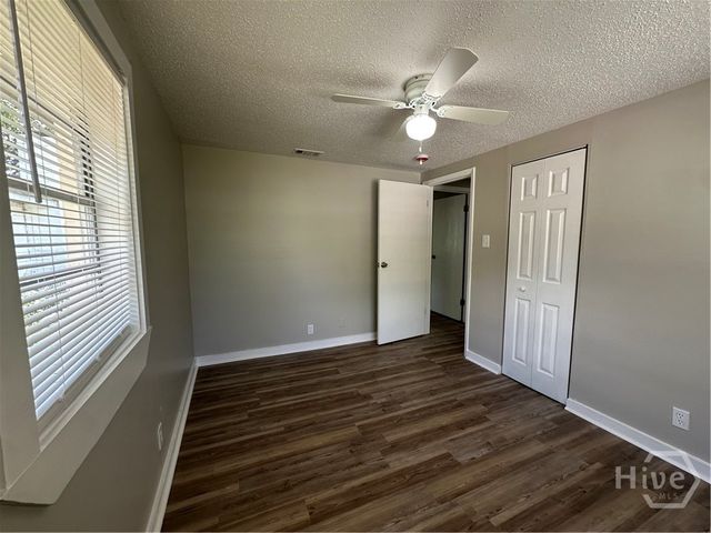 815 E Waldburg Street, Savannah, GA 31401