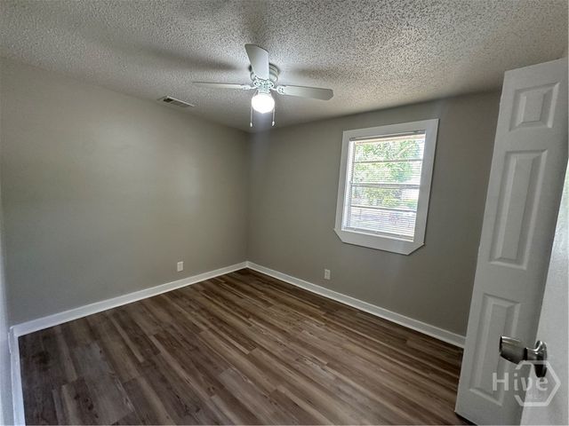 815 E Waldburg Street, Savannah, GA 31401