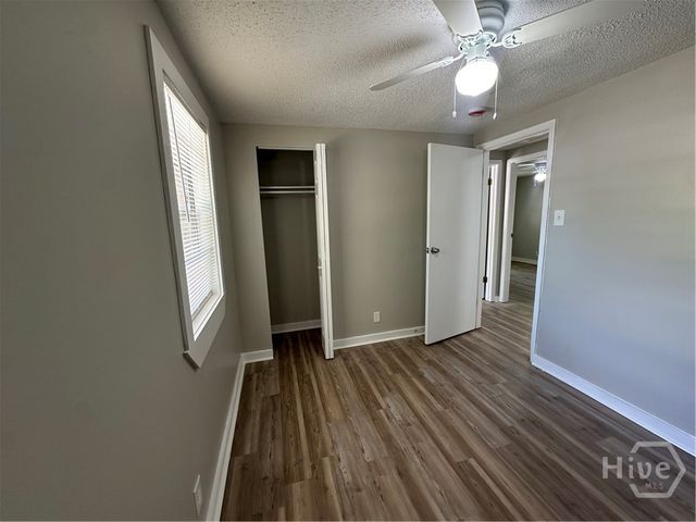 815 E Waldburg Street, Savannah, GA 31401