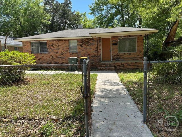 815 E Waldburg Street, Savannah, GA 31401