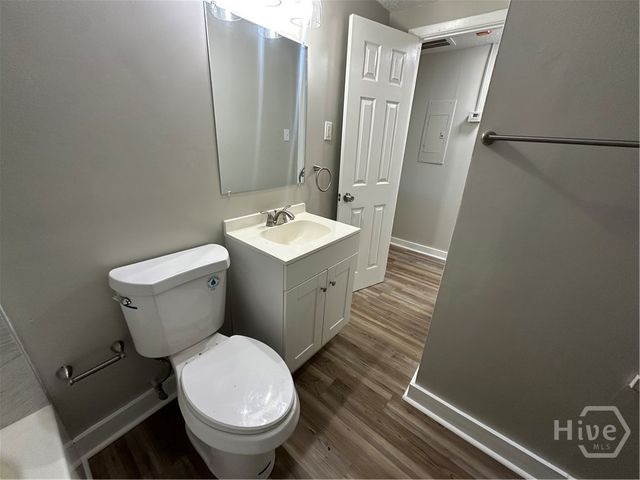 815 E Waldburg Street, Savannah, GA 31401