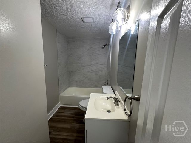 815 E Waldburg Street, Savannah, GA 31401