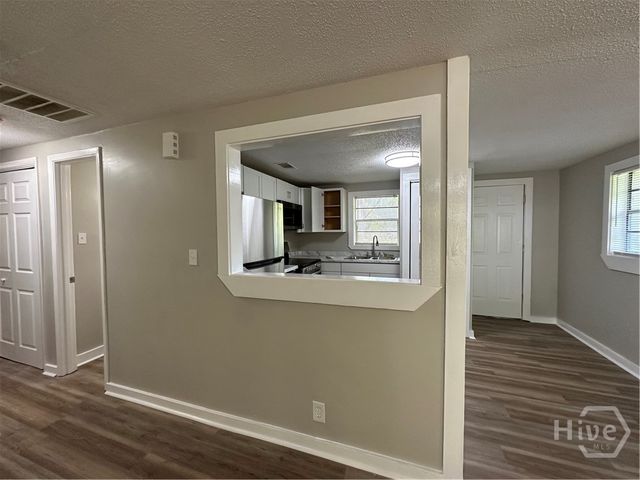 815 E Waldburg Street, Savannah, GA 31401