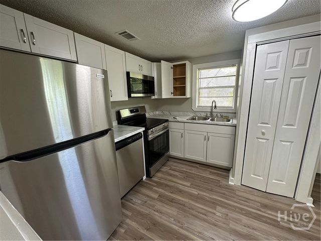 815 E Waldburg Street, Savannah, GA 31401