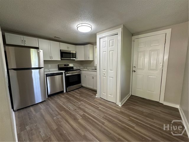 815 E Waldburg Street, Savannah, GA 31401