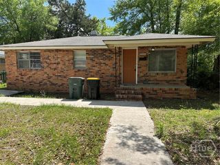 815 E Waldburg Street, Savannah, GA 31401