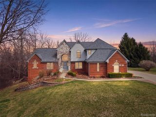 1160 Indianpipe Road, Orion Charter Township, MI 48360