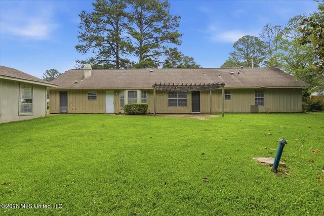 5137 Meadow Oaks Park Drive, Jackson, MS 39211