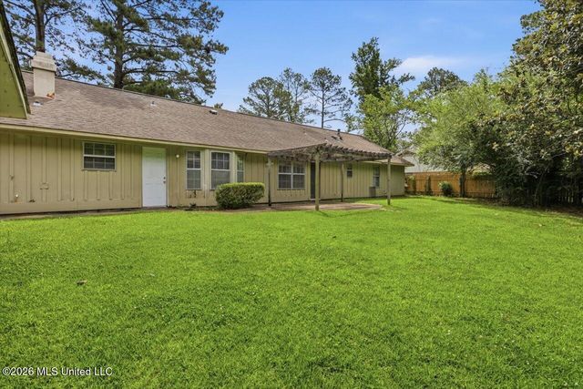 5137 Meadow Oaks Park Drive, Jackson, MS 39211