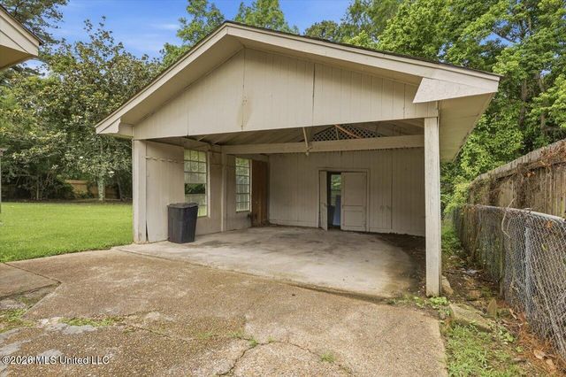 5137 Meadow Oaks Park Drive, Jackson, MS 39211